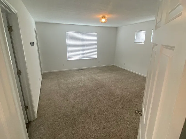326 Warman Ave — Photo 30