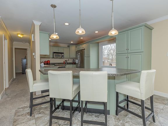5th image of 7716 Huckleberry Ln