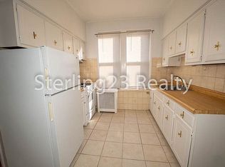 2260 27th St APT 3A, Astoria, NY 11105