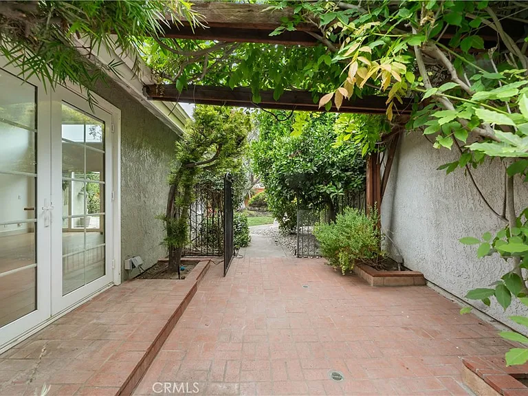 3437 Wimbledon Way — Photo 45