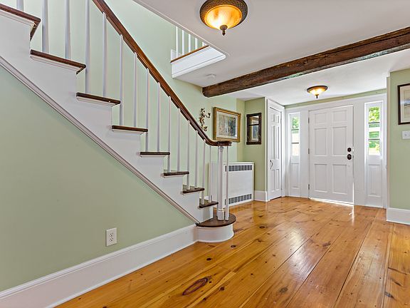 Foyer toward door.JPG