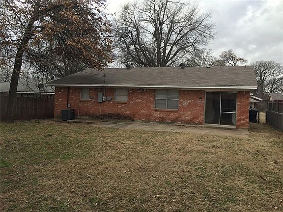 4th image of 616 Woodland Way