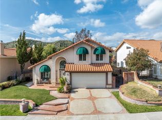 28877 Shadow Valley Ln, Saugus, CA 91390