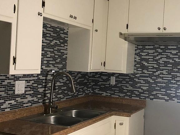 4th image of 11926 Olive St APT 2
