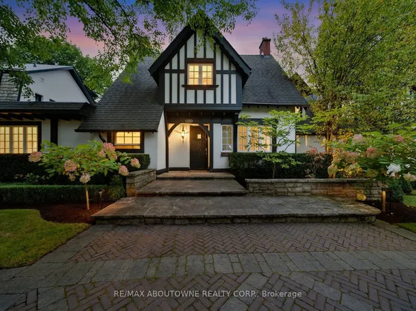 426 Trafalgar Rd, Oakville, ON L6J 3H7