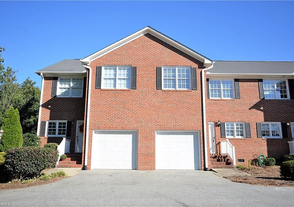 1st image of 303 Oleander Dr APT A