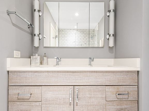 4th image of 990 N Lake Shore Dr APT 11A