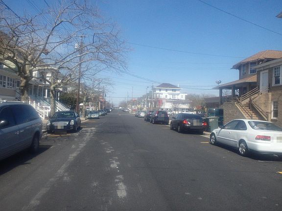 5th image of 12 N Montpelier Ave