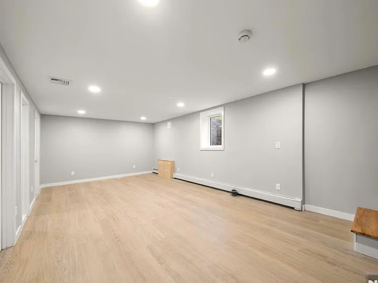41 Monument Pl — Photo 15