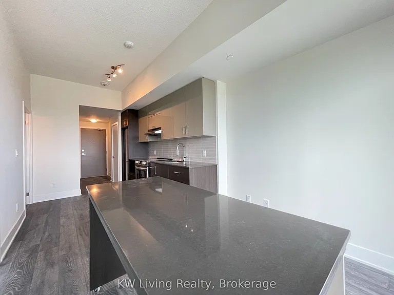 188 Fairview Mall Dr #816 — Photo 9