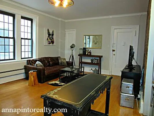 Sold by Anna Pinto Realty | media 28