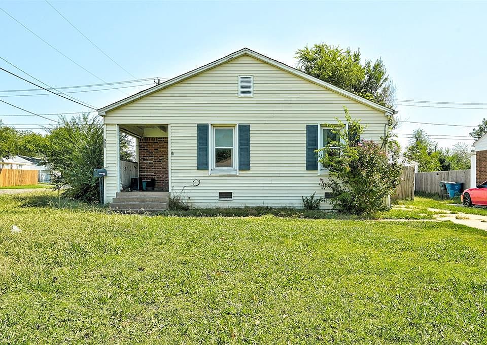 1st image of 908 N Lilac Ln