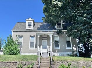 705 N Benton Ave, Saint Charles, MO 63301