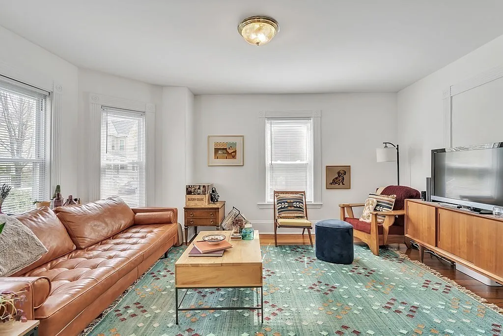 2 bed, 805 sqft, $3,800 — Photo 1