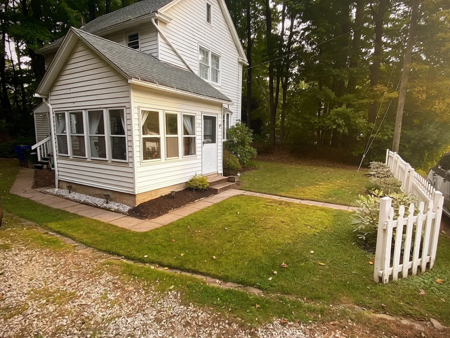 2 bed, 1300 sqft, $2,400 — Photo 1