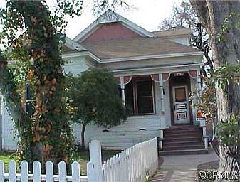 1st image of 215 Daphne St