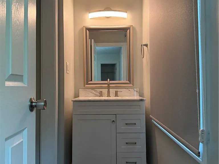 4345 Frontenac Dr — Photo 32
