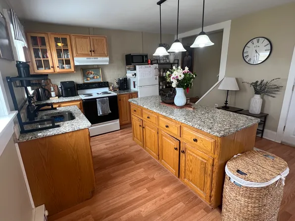 11 Sanford St #2, Medway, MA 02053