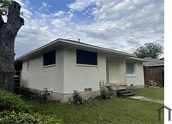 1114 E Five Mile Pkwy — Photo 2