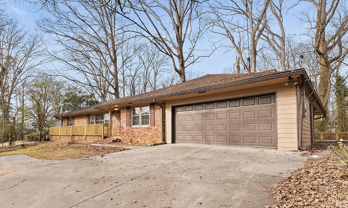 388 Tall Oaks Drive Northeast - 1 — Photo 2