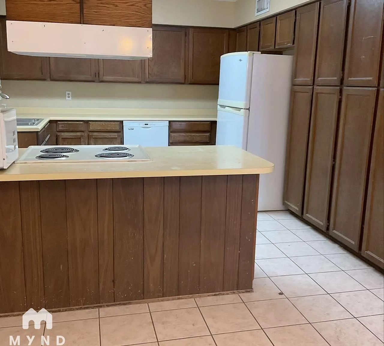 4 bed, 3.0 bath, 2000 sqft, $2,450 — Photo 4