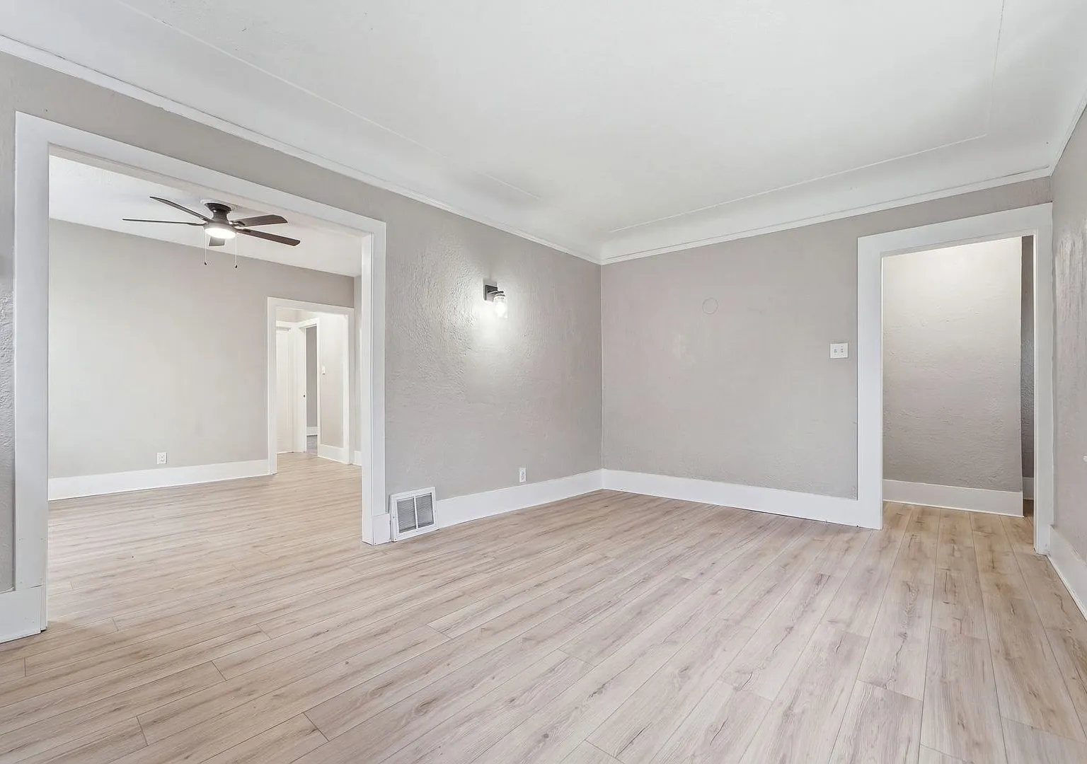 Brick Colonial with Space for the Whole Family - Section 8 Approved — Photo 4