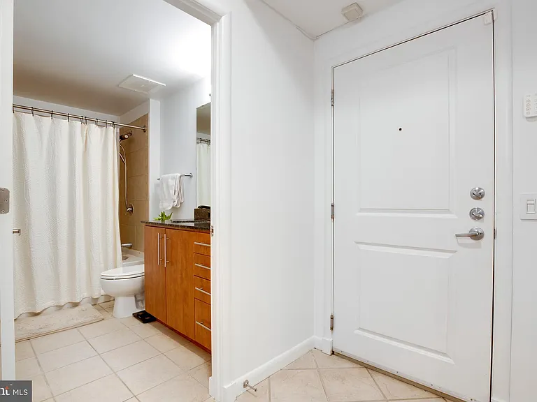 1021 N Garfield St #125 — Photo 11