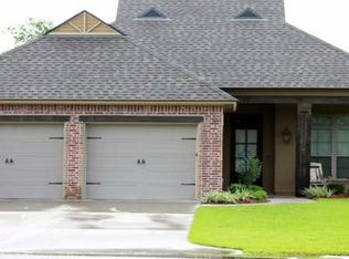 104 Springwater Dr, Broussard, LA 70518
