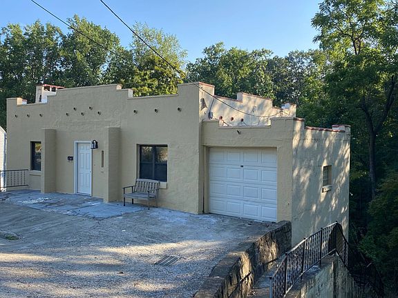 2nd image of 913 Montrose Dr