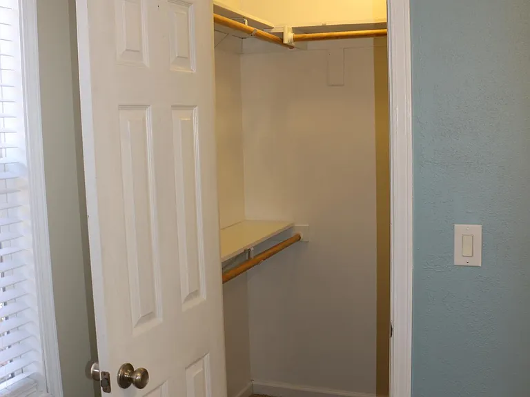 123 S University Ave — Photo 8