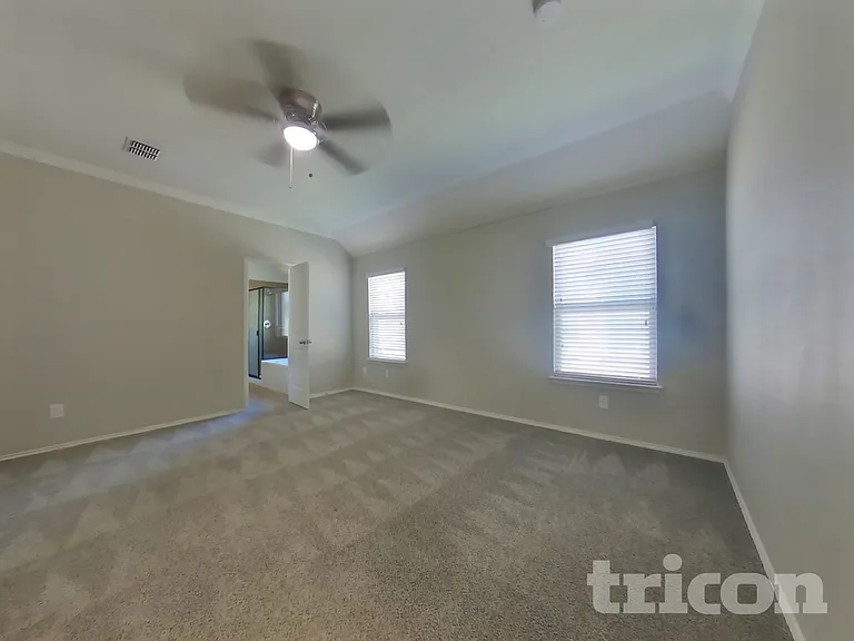 9129 Holliday Ln — Photo 8