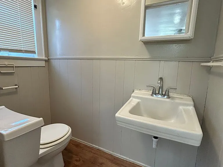 5345 Charlotte St — Photo 13