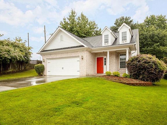 3rd image of 701 Bonnie Oaks Lane