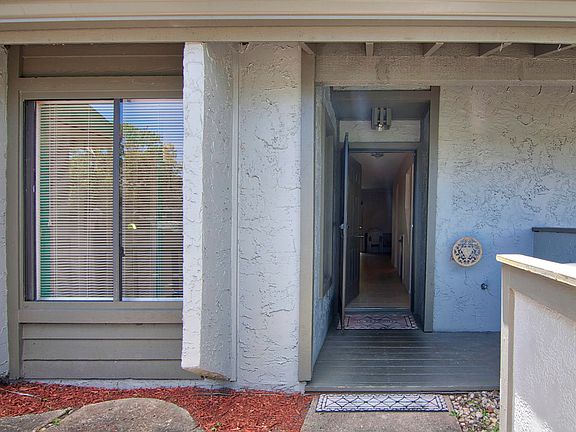 4th image of 201 Orange Grove Dr #C