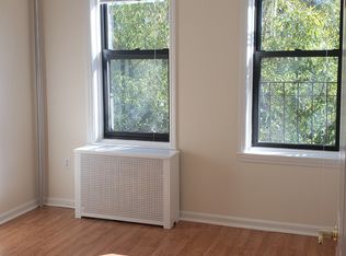 3070 37th St APT 1F, Astoria, NY 11103