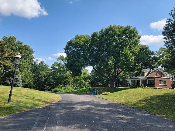 5th image of 28 Bellerive Acres