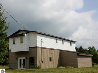14743 Homestead Rd, Beulah, MI 49617