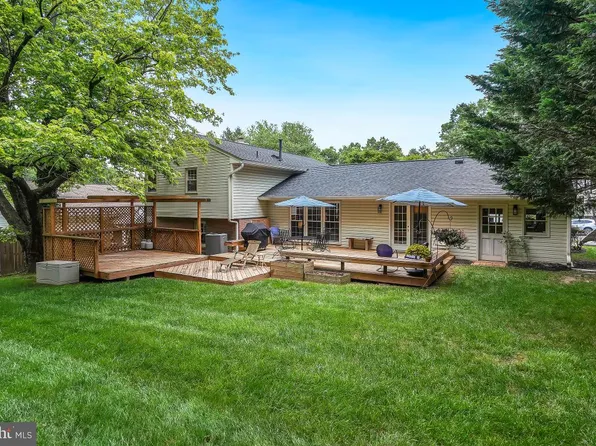 2324 Riviera Dr, Vienna, VA 22181