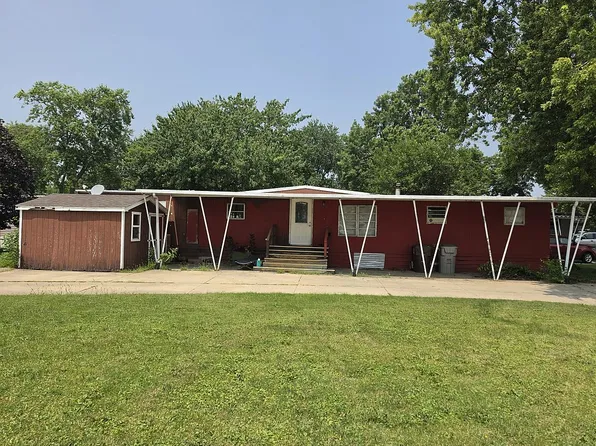 64 Kay Dr, Manteno, IL 60950