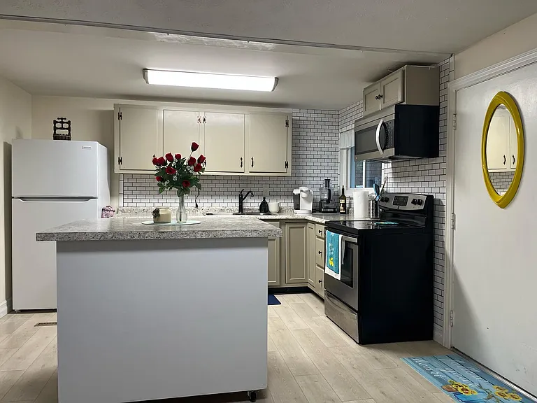 3692 Elmira Dr — Photo 5