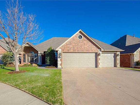 3rd image of 15504 Hickory Bend Ln