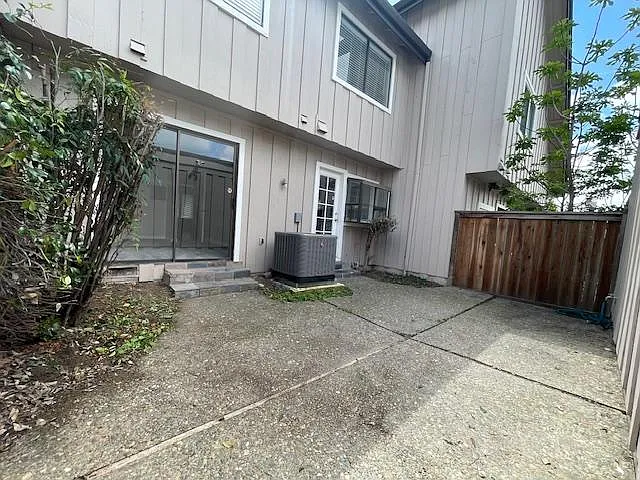 1422 Cortez Ct — Photo 23