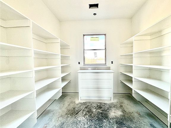 4th image of 2104 Taylor Orchard Rd