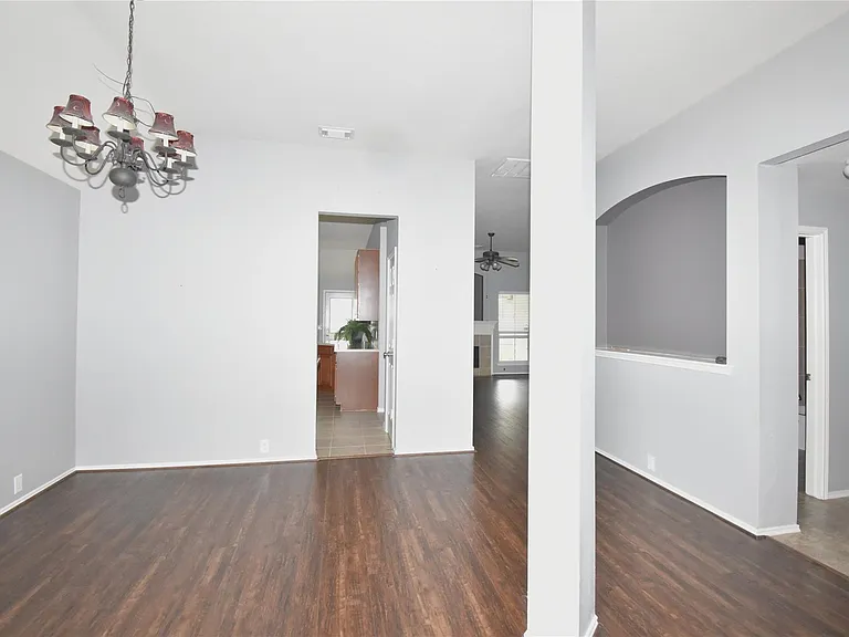 30315 Castle Forest Dr — Photo 19