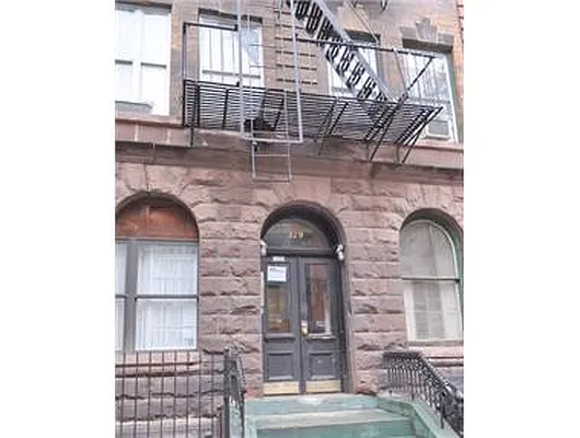 Rented by Douglas Elliman | media 30