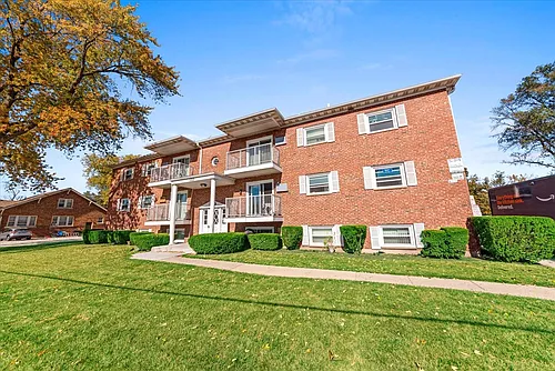 126 W Washington St #121 Photo 1