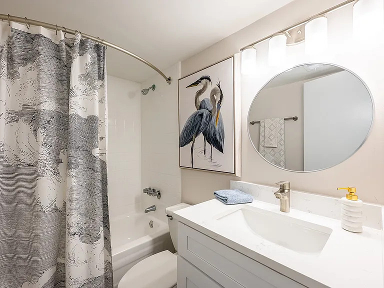The Artisan Apartments — Photo 8