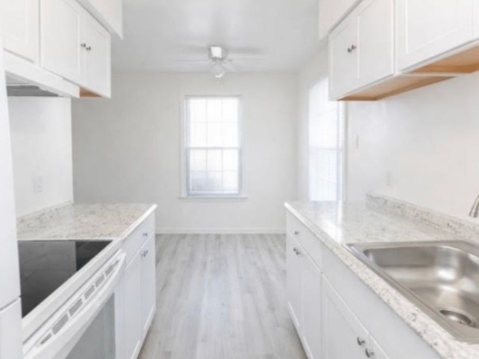 1st image of 414 19th St