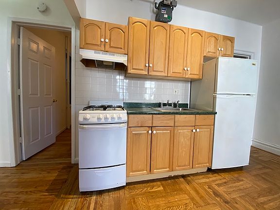 3rd image of 136 W 4th St APT 4B