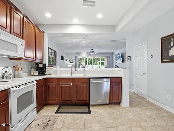 5th image of 13529 STONE POND Drive